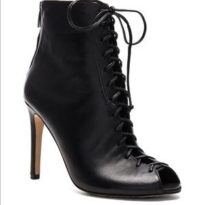 VINCE CAMUTO KELBY BOOT size 9